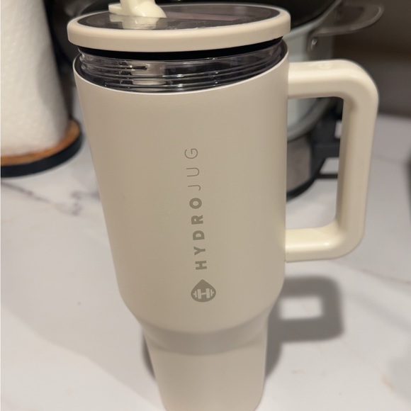 HydroJug Other - HydroJug Beige Tumbler with Lid